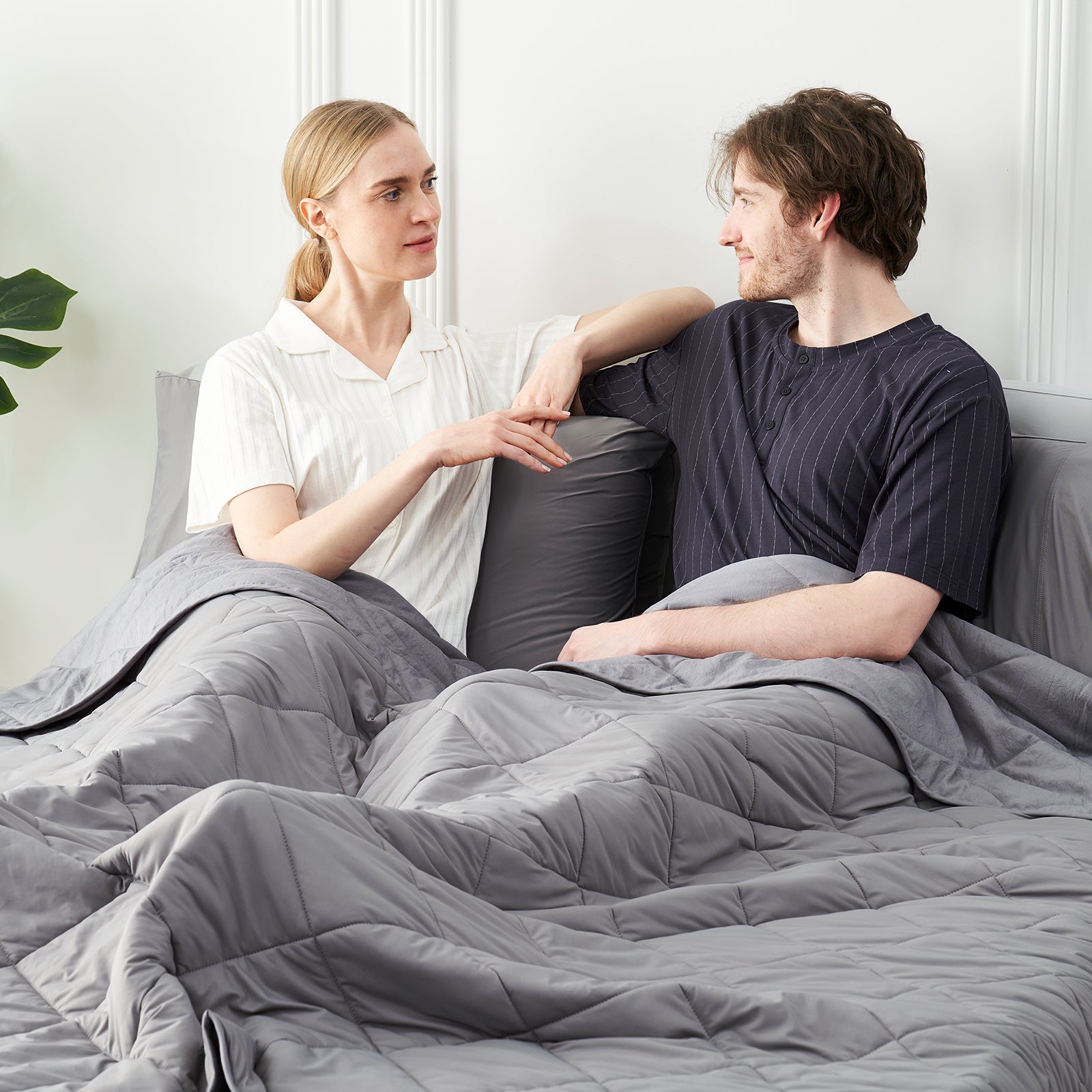 Cooling Bed Blanket with Advanced Japanese Fabric – Dual-Sided for Warm Sleepers