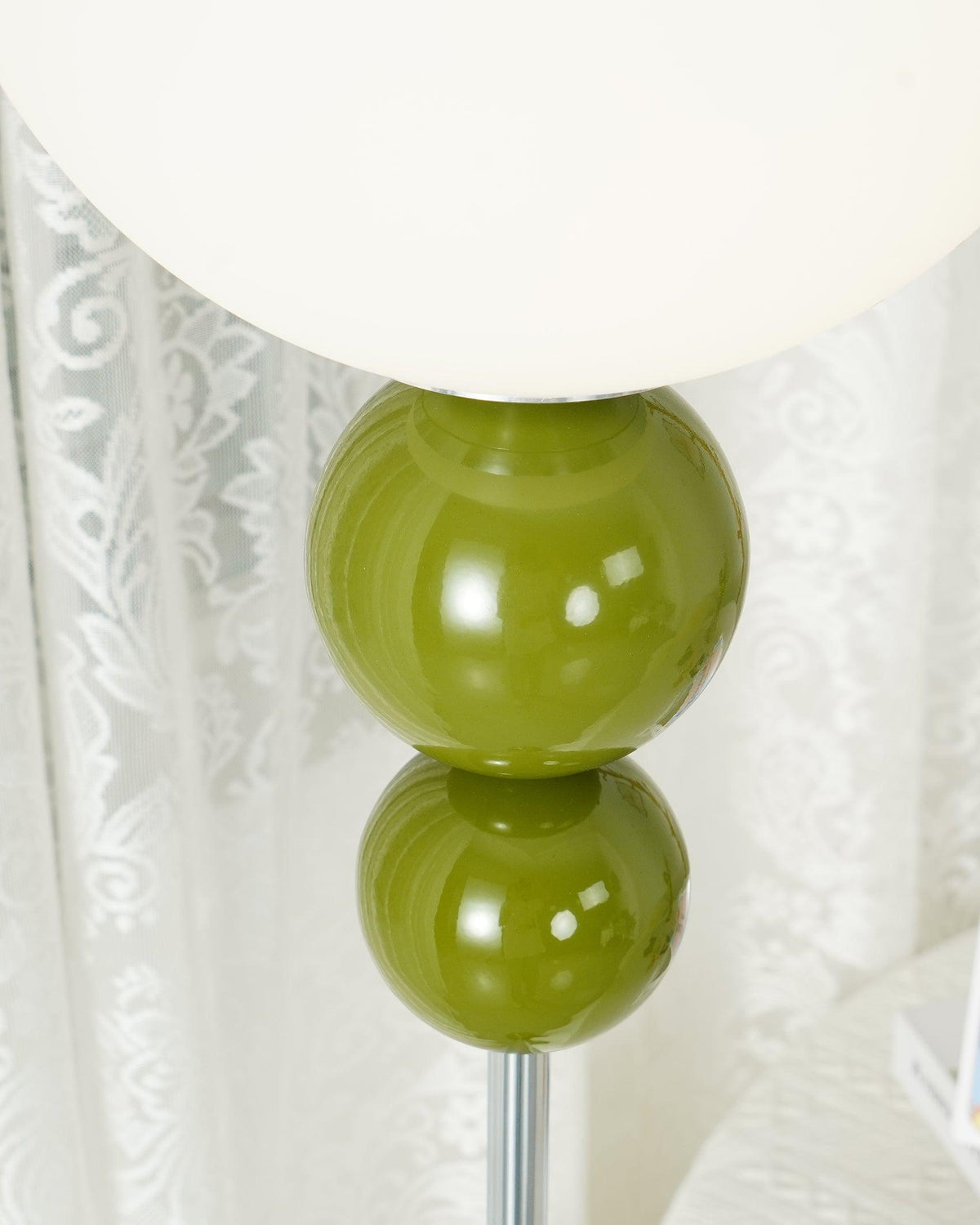 Sophisticated Stand Lamp – Sleek Metal & Glass Design