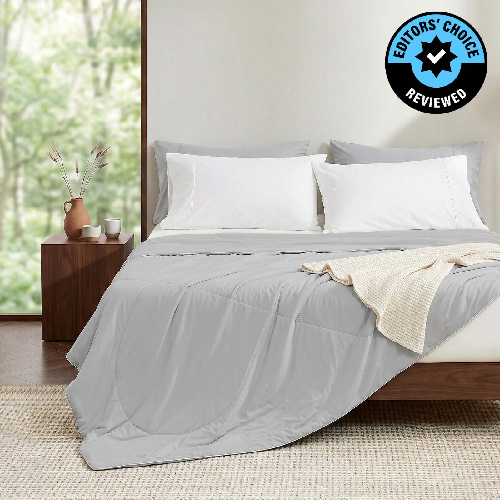 Lightweight Cooling Comforter with Q-Max 0.46 | Breathable Japanese Fabric