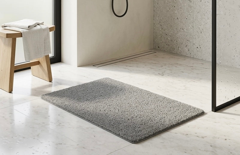 Non-Slip Bath Mat with Textured Surface and Quick Drainage Features