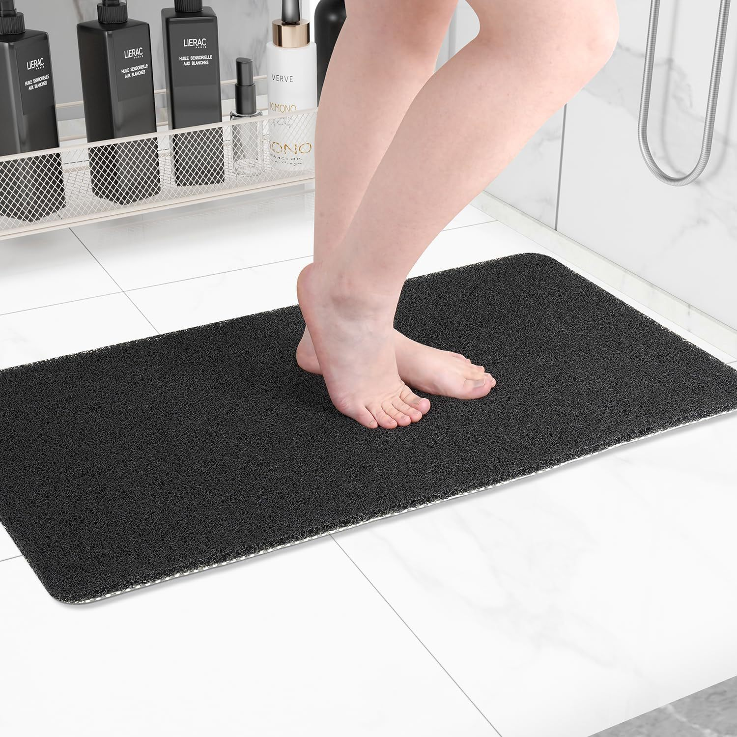 Non-Slip Bath Mat with Textured Surface and Quick Drainage Features
