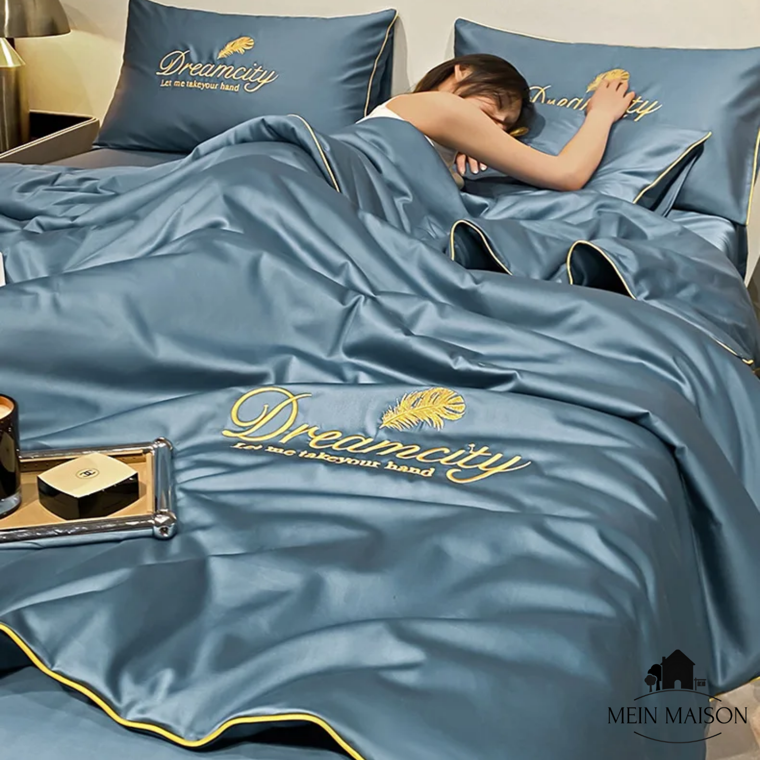 Lightweight Summer Cooling Blanket – Soft Ice Silk for Refreshing Comfort