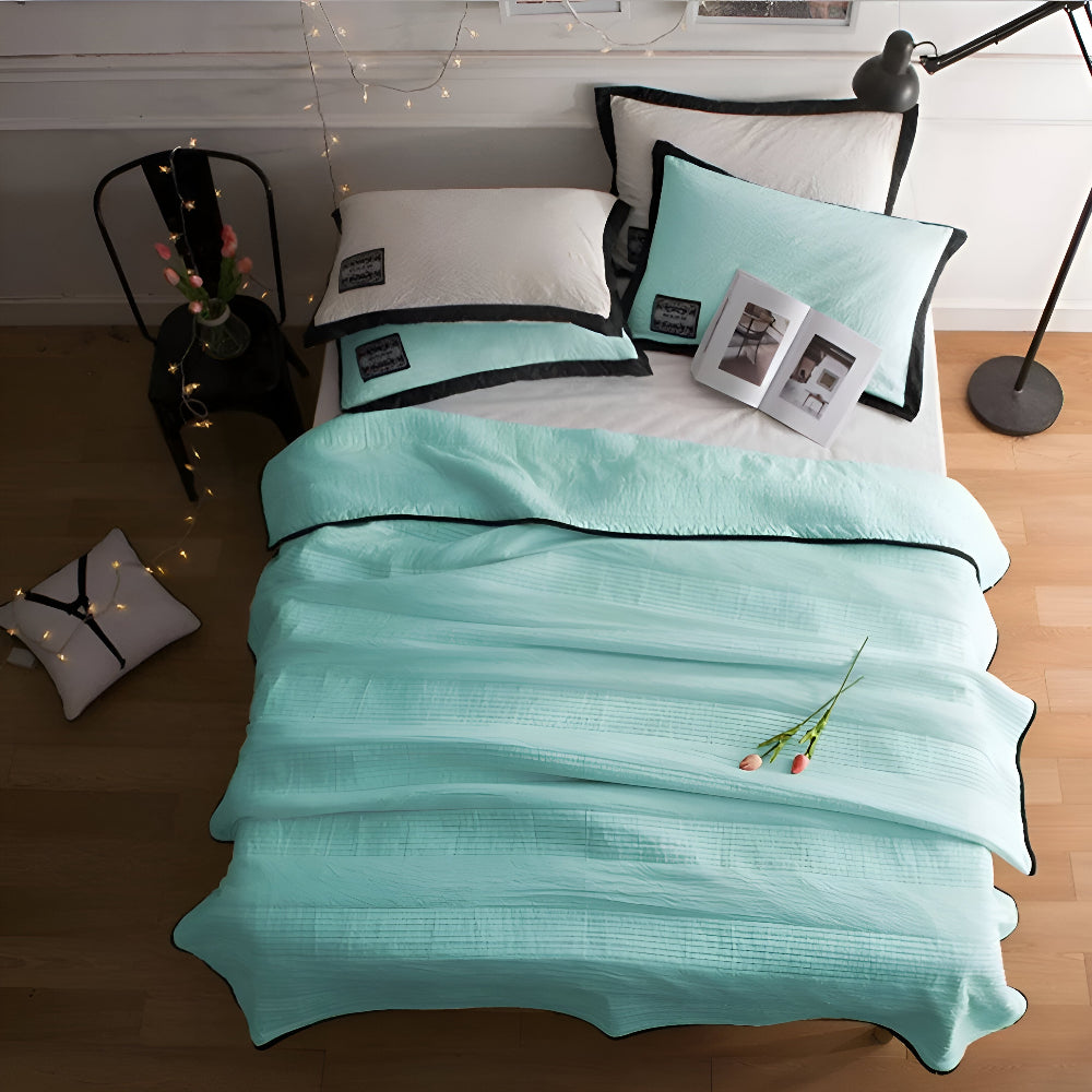 Breathable Summer Blanket with Cool Touch and Heat Dissipation Technology
