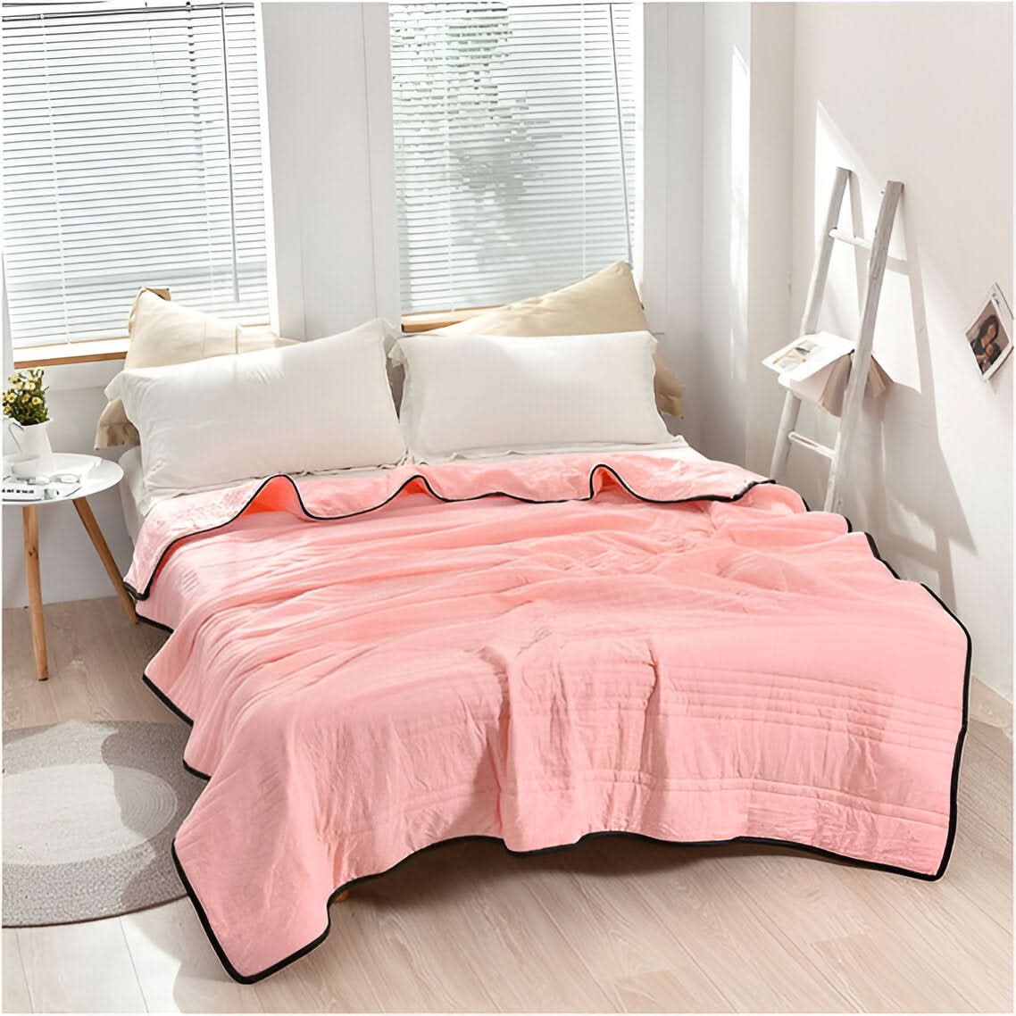 Lightweight Cooling Blanket with Breathable Fabric - Temperature Regulating for Sleep