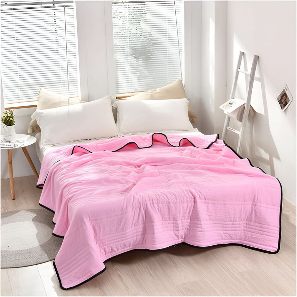 Lightweight Cooling Blanket with Breathable Fabric - Temperature Regulating for Sleep