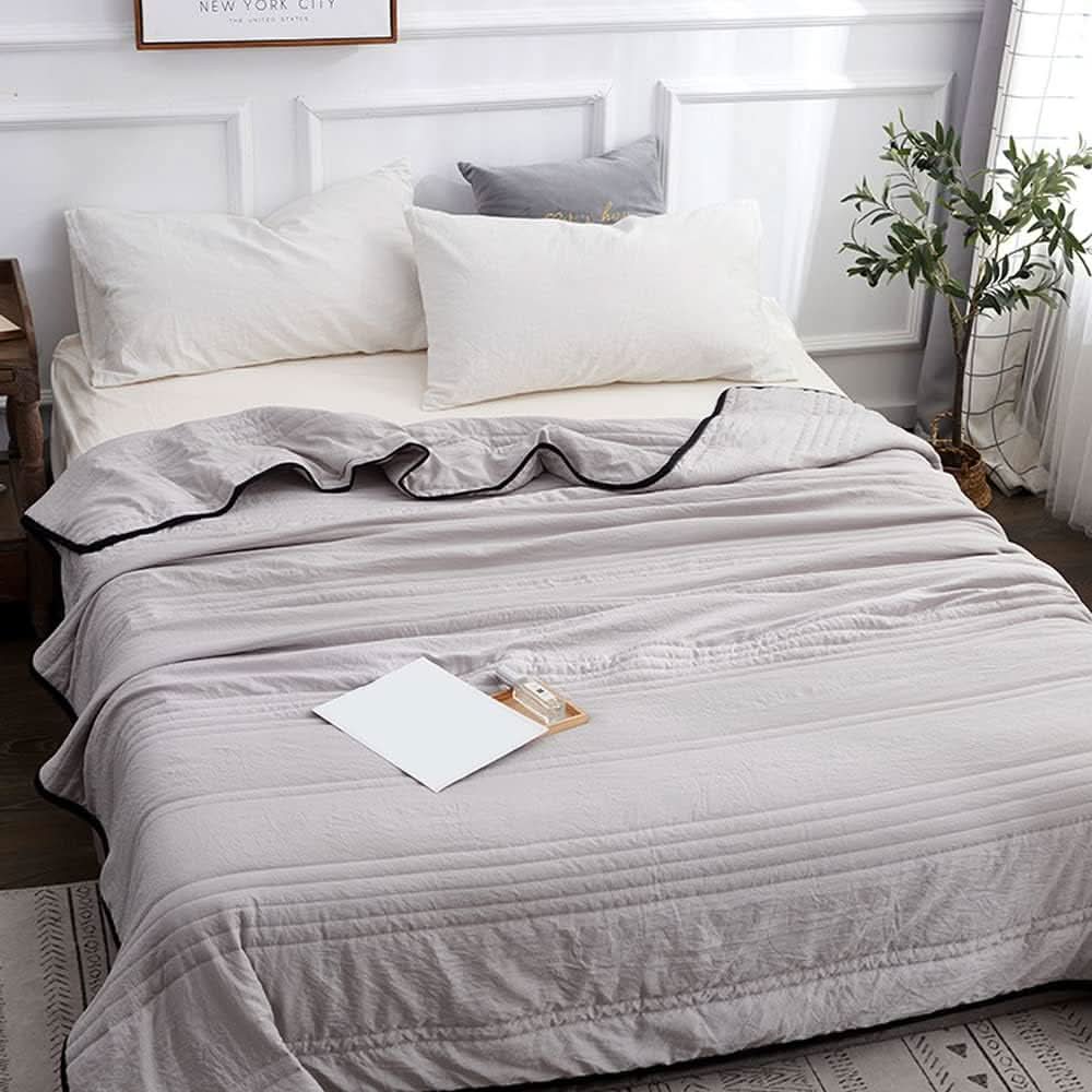 Temperature Regulating Blanket | Soft Material for Comfortable Sleep