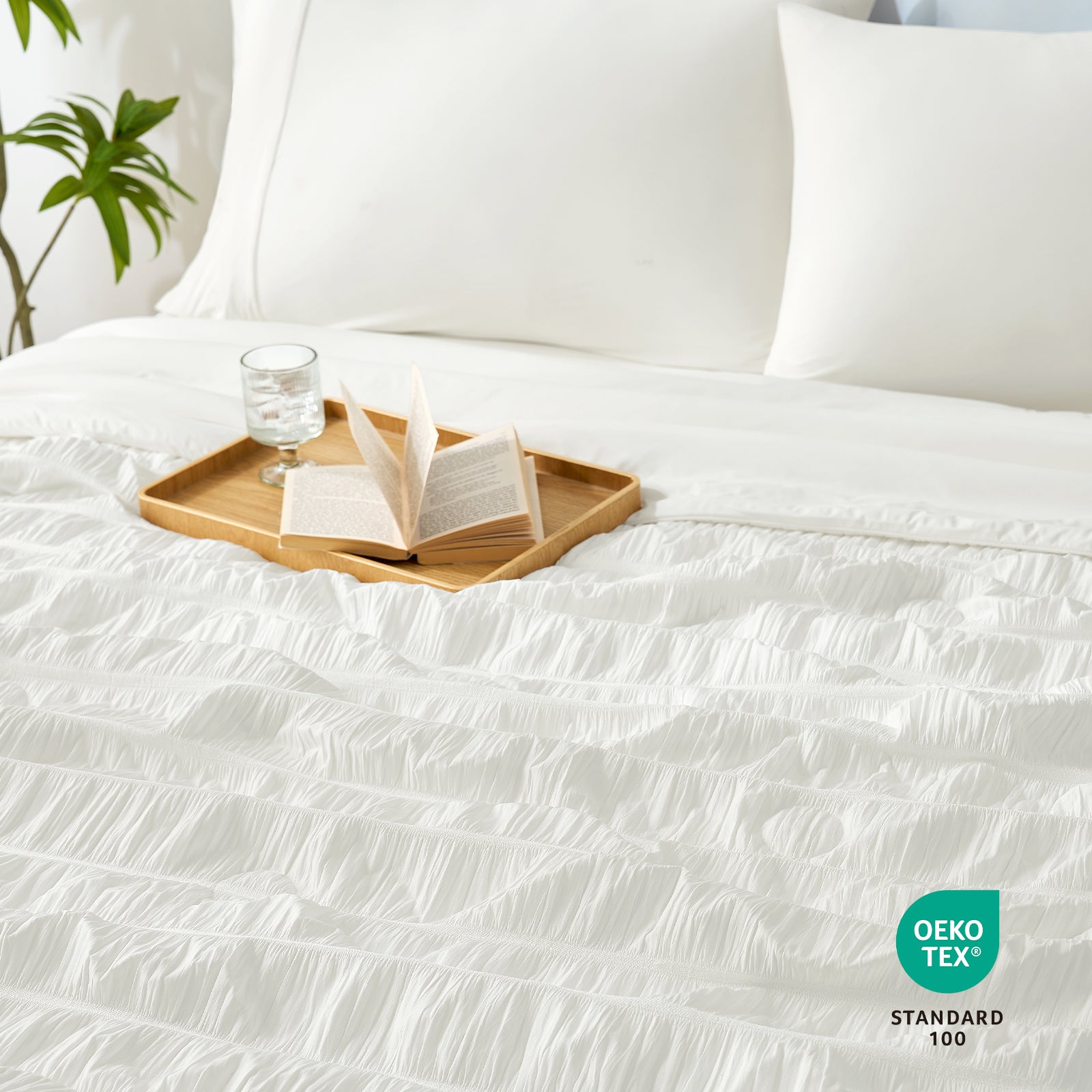 Lightweight Seersucker Cooling Blanket with Vertical Stripes – Breathable for Warm Sleepers