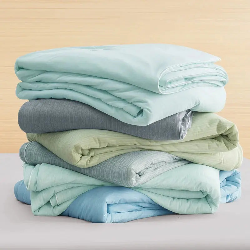 Lightweight Summer Blanket with Dual-Sided Cooling Fabric for Comfort