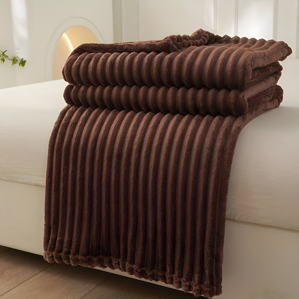 Soft Fleece Blanket with Plaid Pattern – Cozy Ribbed Design for Year-Round Use