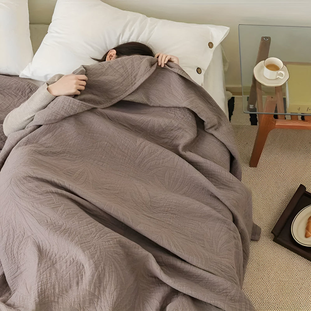 Soft Leaf Woven Cotton Blanket – Antibacterial Throw for Year-Round Comfort