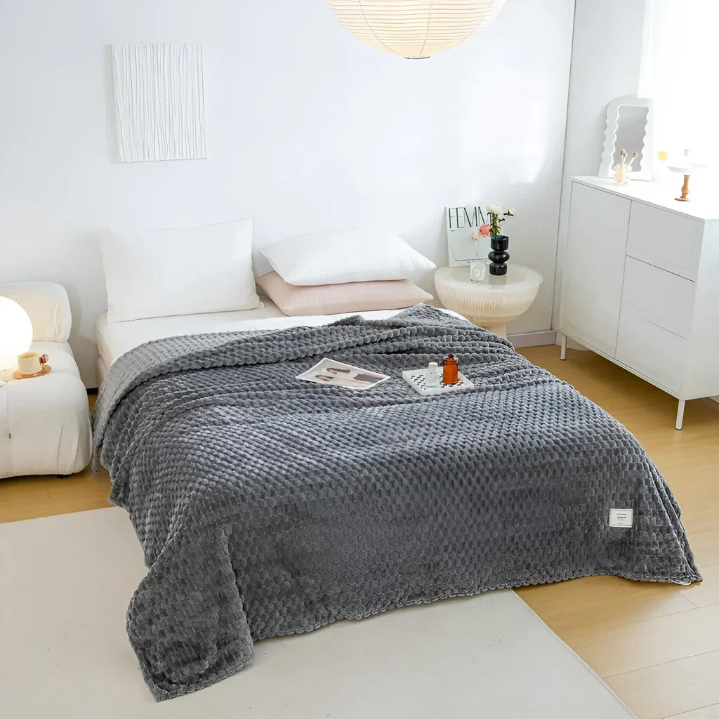 Fleece Blanket for Sofa and Bed – Breathable Comfort and Stylish Design