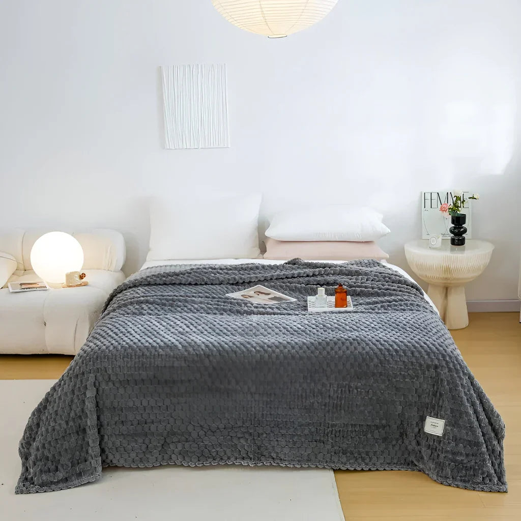 Fleece Blanket for Sofa and Bed – Breathable Comfort and Stylish Design
