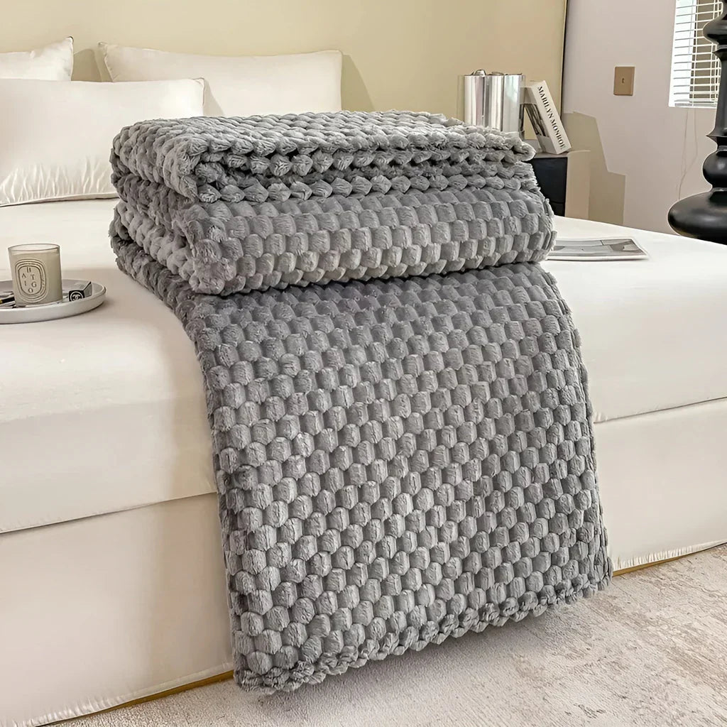 Fleece Blanket for Sofa and Bed – Breathable Comfort and Stylish Design