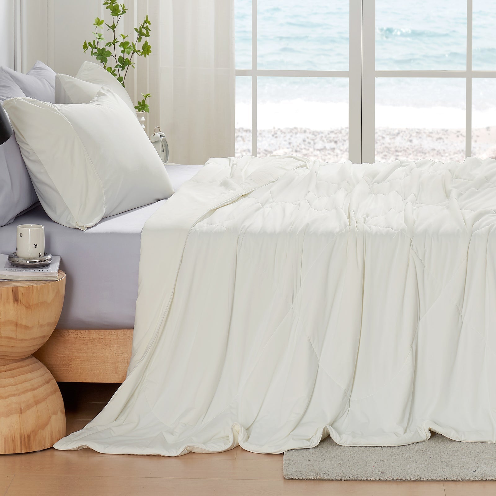 Cooling Comforter with Japanese Arc-Chill Material - Lightweight & Breathable