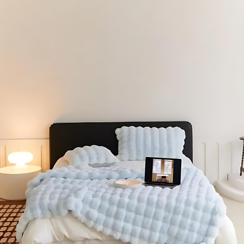 Double-Sided Fleece and Faux Fur Throw Blanket for All-Season Warmth