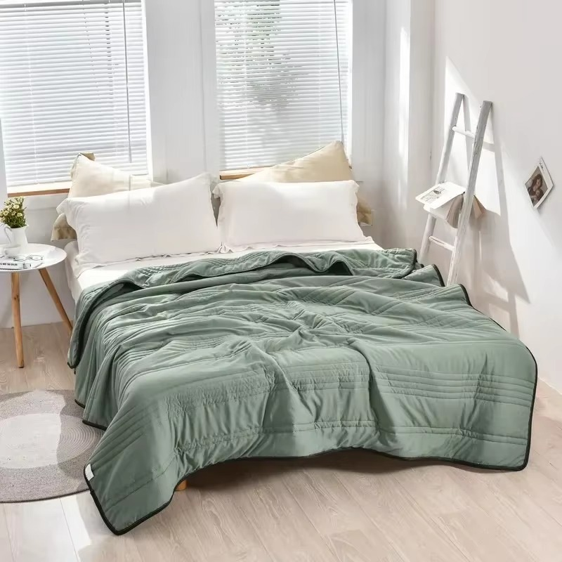 Lightweight All-Season Quilt for Double Bed – Breathable and Comfortable Bedding