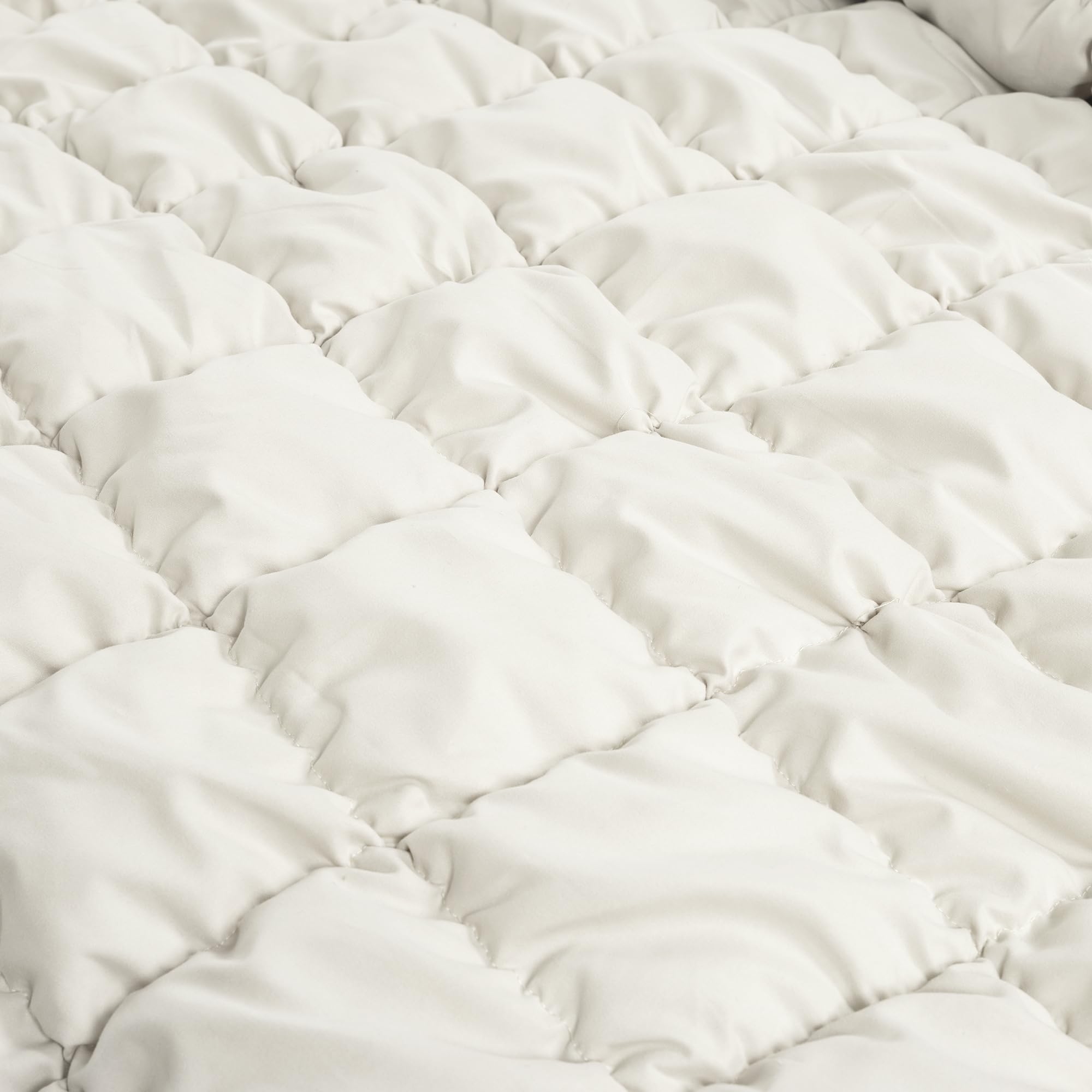 Plush Microfiber Comforter Set – Soft All-Season Bedding for Cozy Comfort