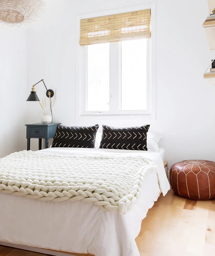 Chunky Knit Throw Blanket – Soft and Stylish Home Accent for Cozy Evenings