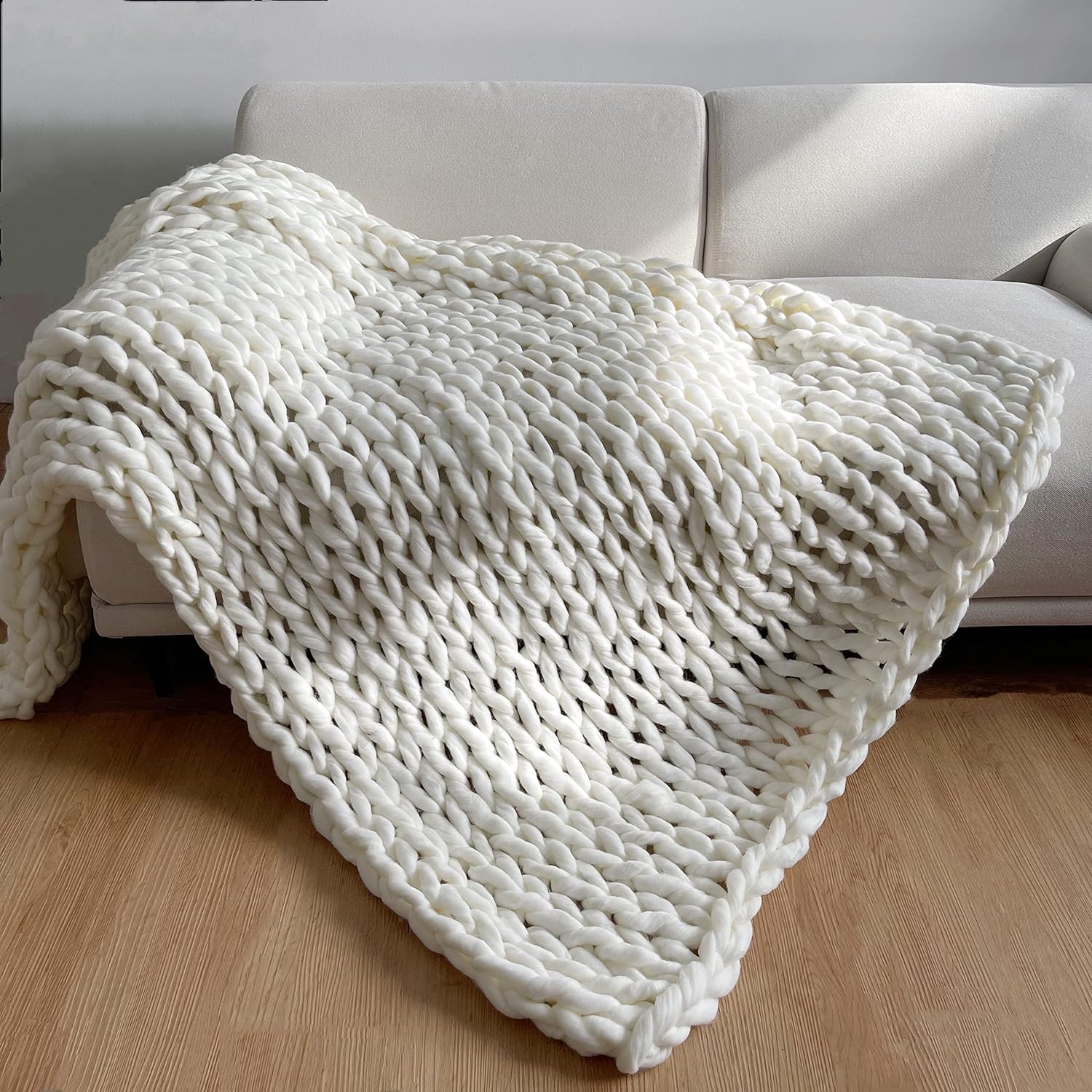 Chunky Knit Throw Blanket – Soft and Stylish Home Accent for Cozy Evenings