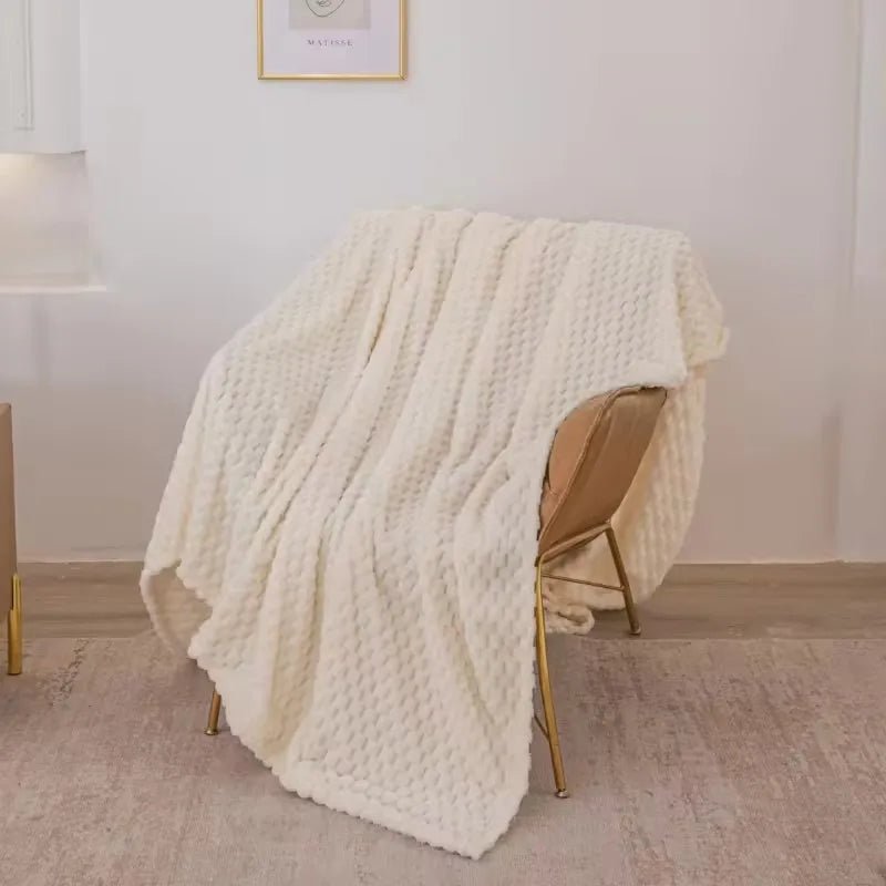 Chic Comfort Blanket with Luxuriously Soft Checker Design