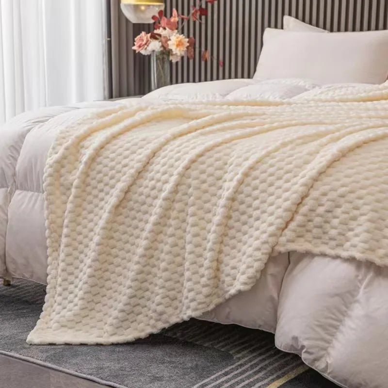 Chic Comfort Blanket with Luxuriously Soft Checker Design