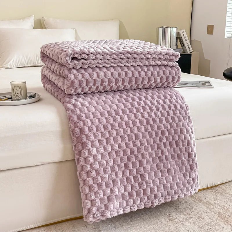 Chic Comfort Blanket with Luxuriously Soft Checker Design