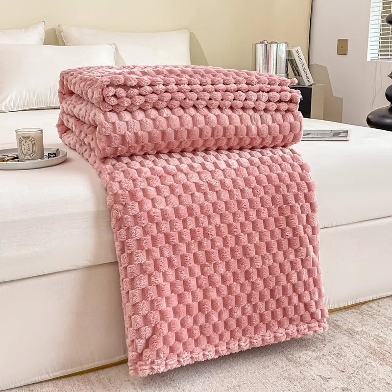 Chic Comfort Blanket with Luxuriously Soft Checker Design