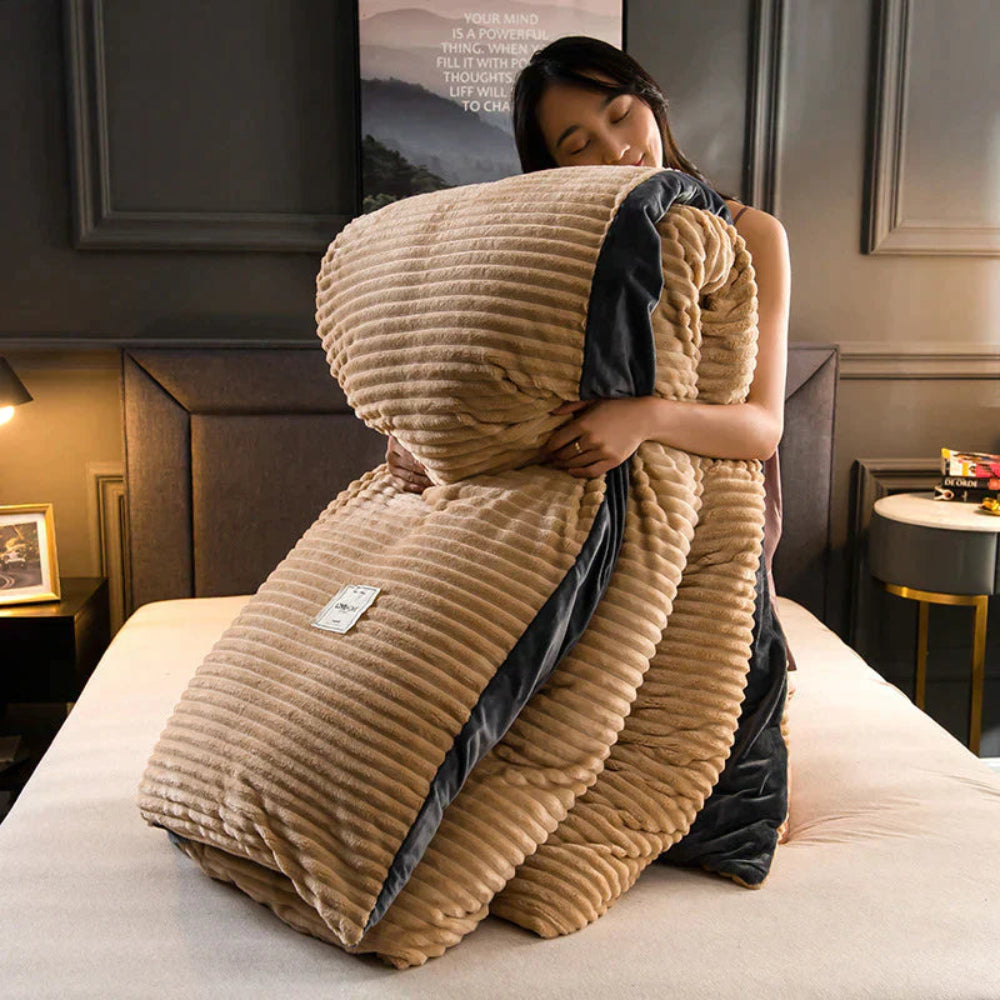 Cozy Fleece Duvet Cover Set with Stylish Bedspread Design