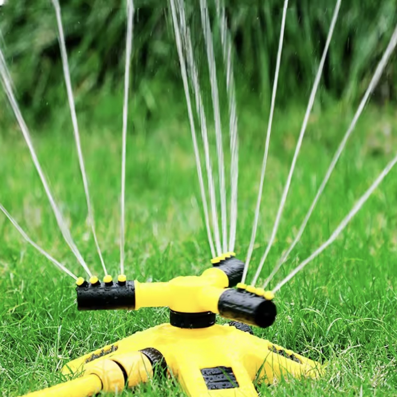 360-Degree Rotating Garden Sprinkler with 4 Adjustable Nozzles