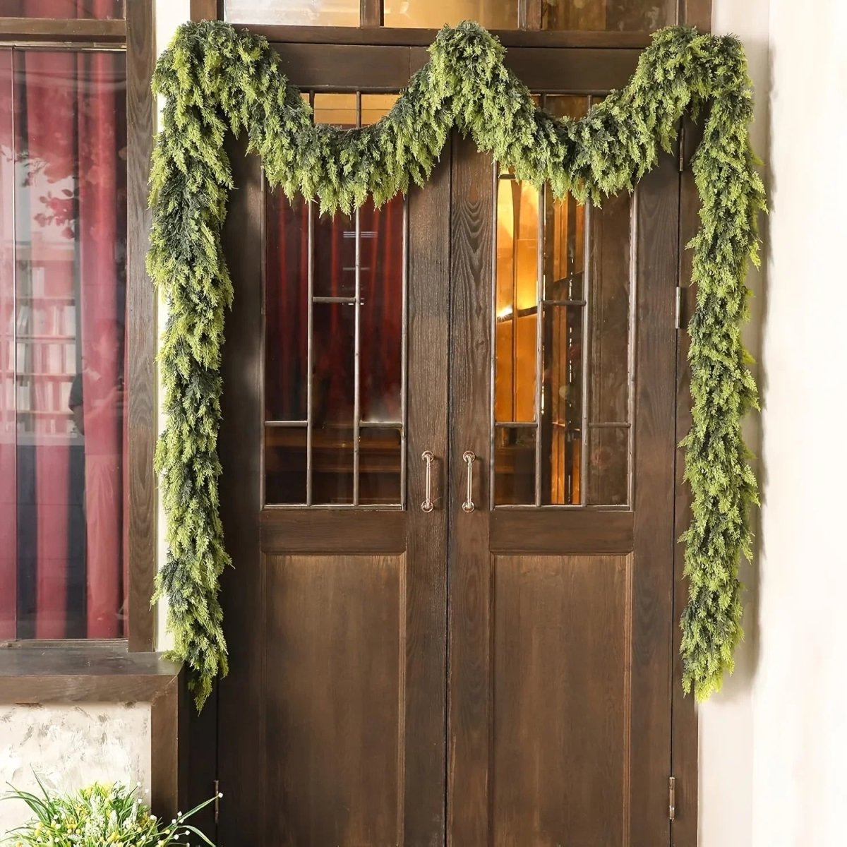 Evergreen Elegance: Artisan Christmas Garland with Cedar Touch
