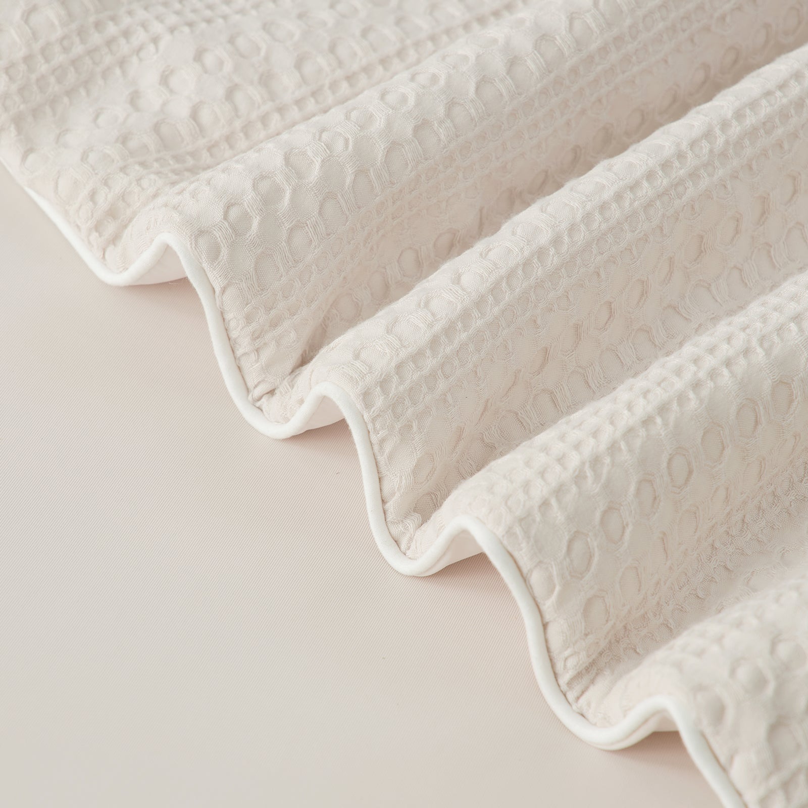 Waffle Cooling Comforter with Sorona Fiber – Breathable Design for Warm Sleepers