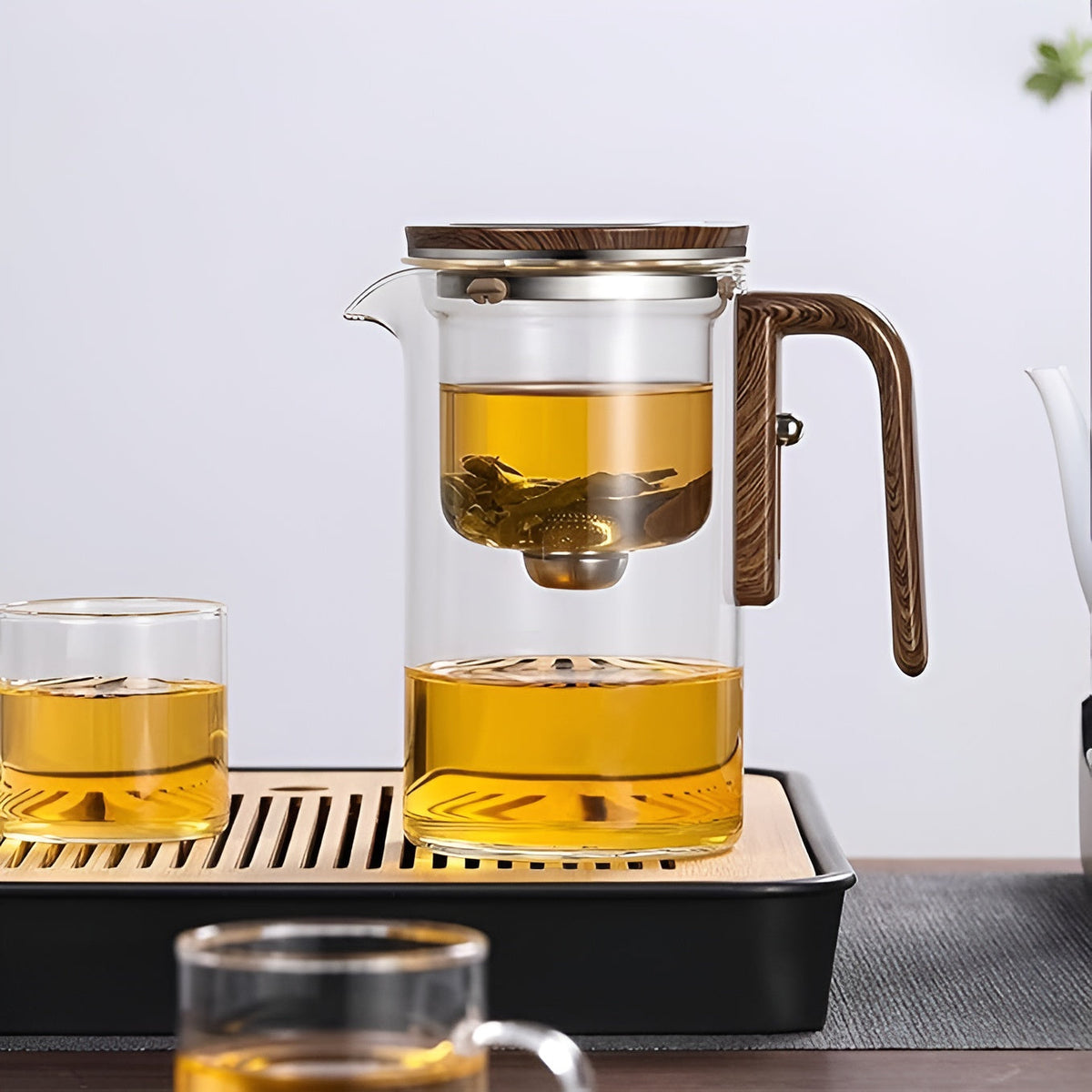 Stylish Glass Teapot with Wooden Grip - Brews 4-6 Cups