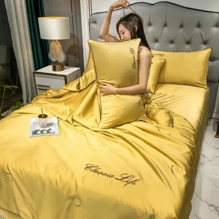 Lightweight Breathable Silk Cooling Blanket with Embroidery for Summer Comfort