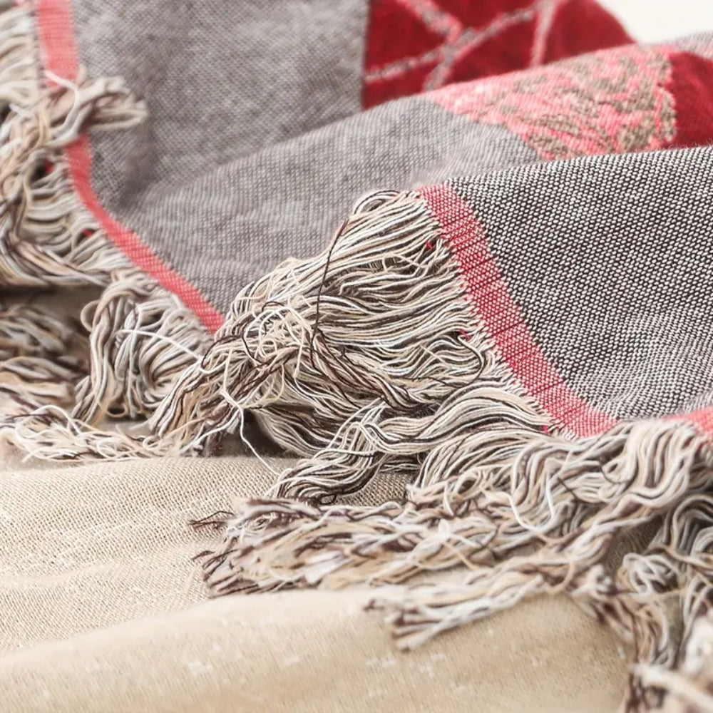 Floral Cotton Throw Blanket with Jacquard Details – Lightweight for All Seasons