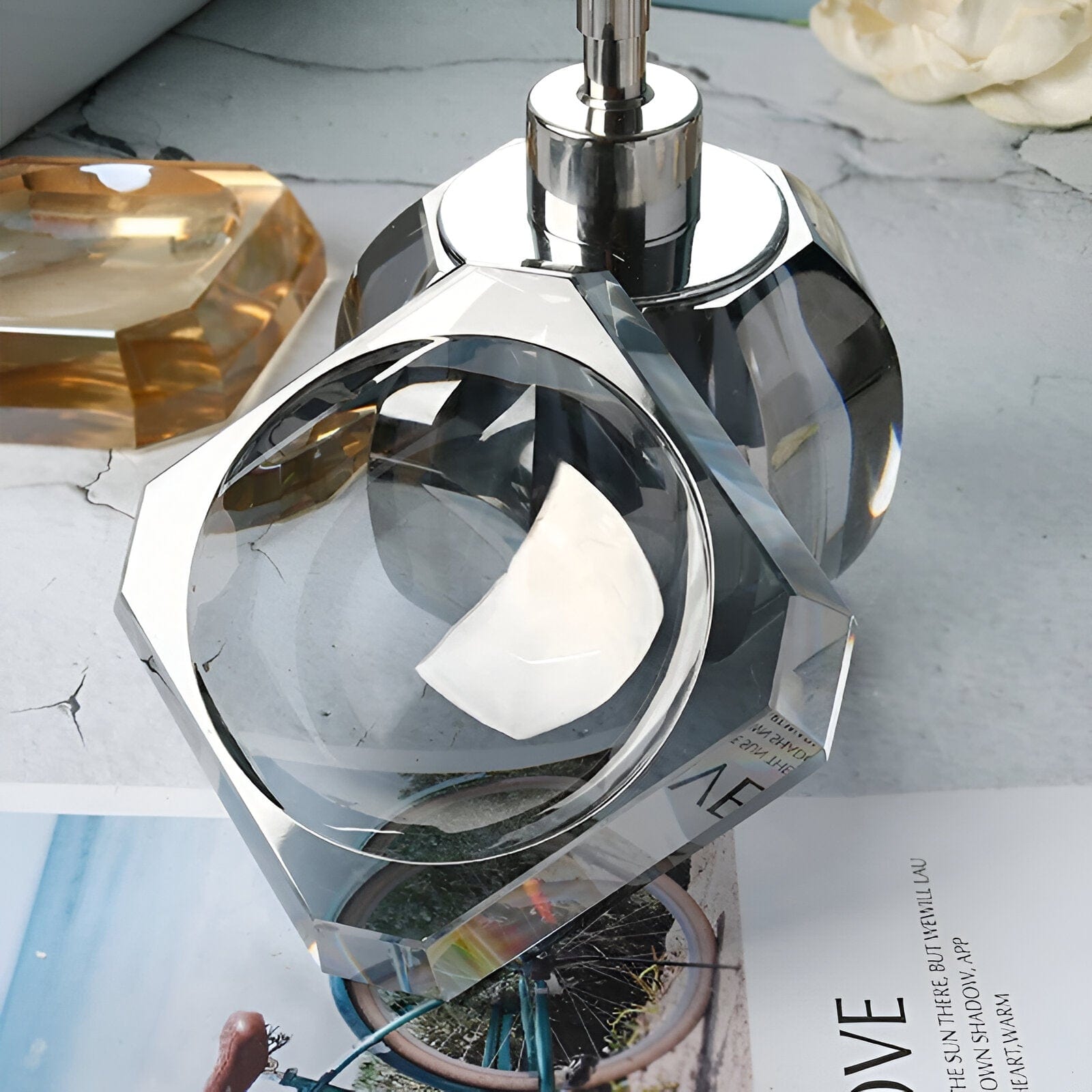 Elegant Bathroom Accessories Set in Crystal Glass – Timeless Design for Stylish Decor