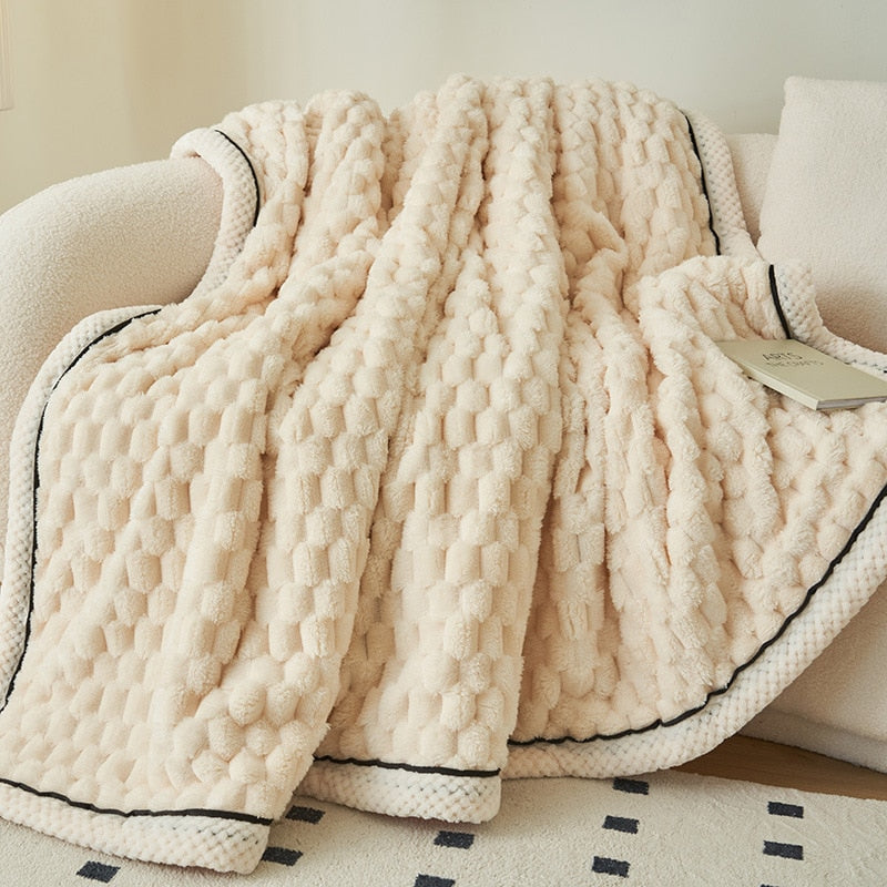 Soft Flannel Fleece Blanket – Elegant Velvet Design for All-Year Use