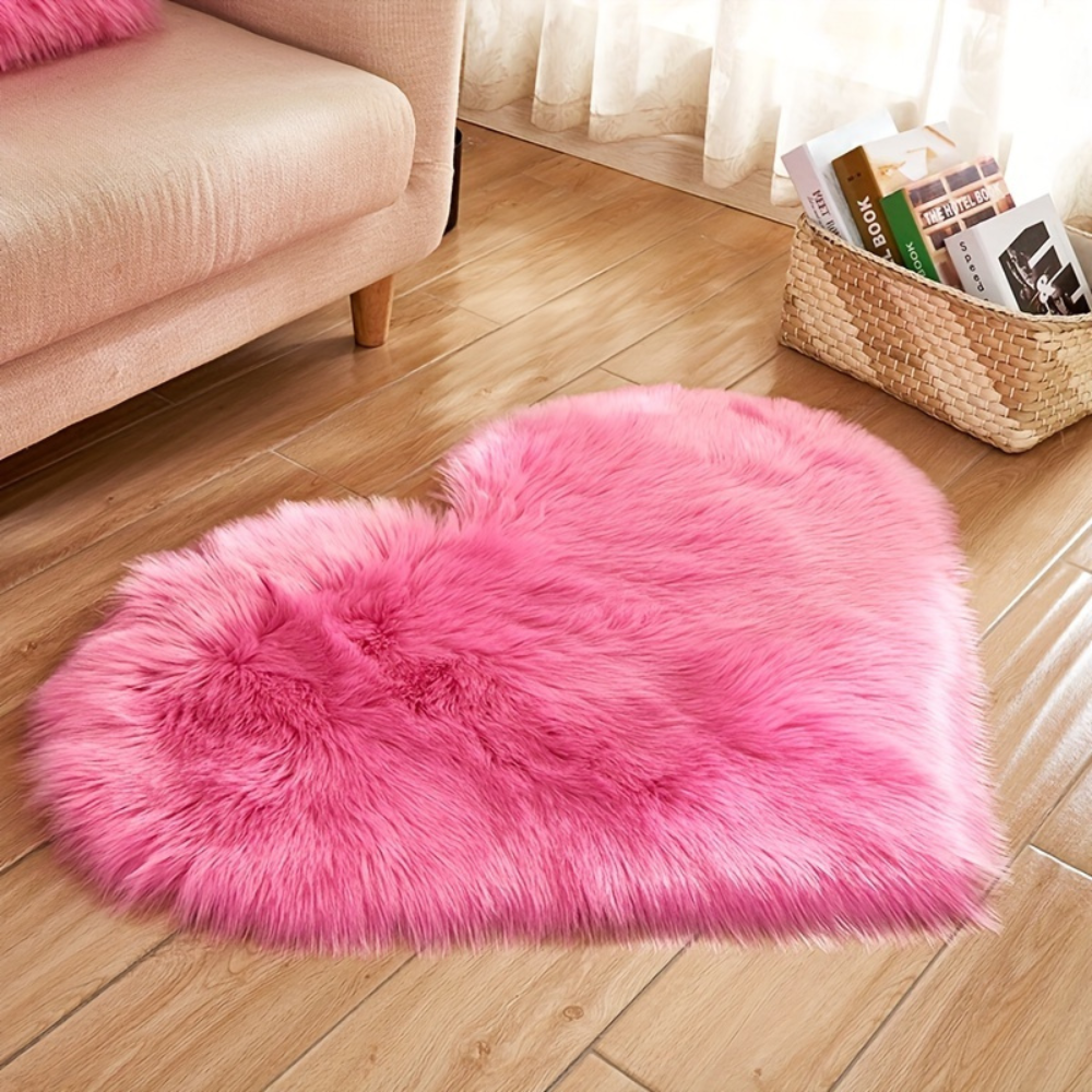 Charming Heart-Shaped Indoor Area Rug with Luxurious Softness