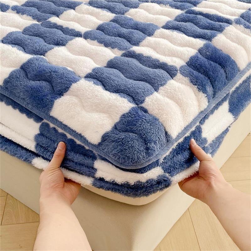 Soft Velvet Deep Pocket Fitted Sheet – Cozy Flannel for Year-Round Comfort