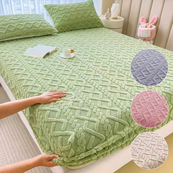 Soft Velvet Deep Pocket Fitted Sheet – Cozy Flannel for Year-Round Comfort