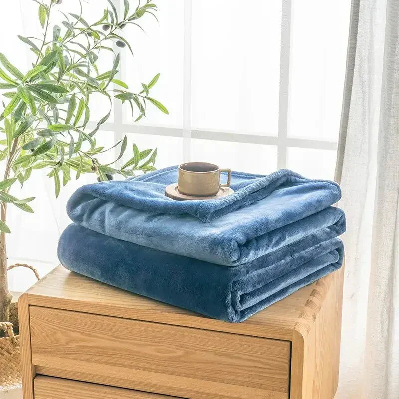 Thick Cozy Flannel Blanket – Soft and Warm for Year-Round Comfort