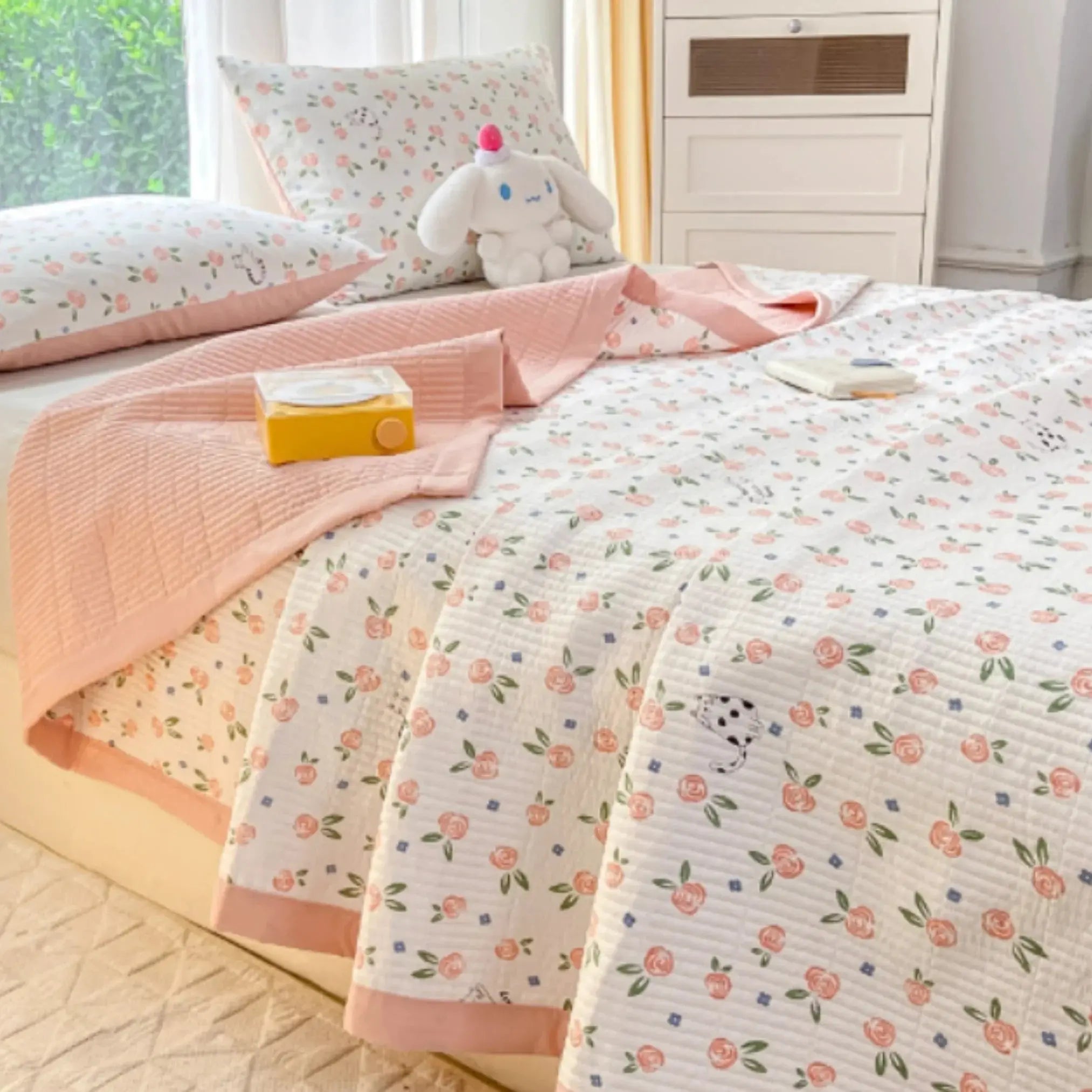 Cozy Microfiber Duvet Cover Bedding Set with Floral Pattern and Hidden Zipper