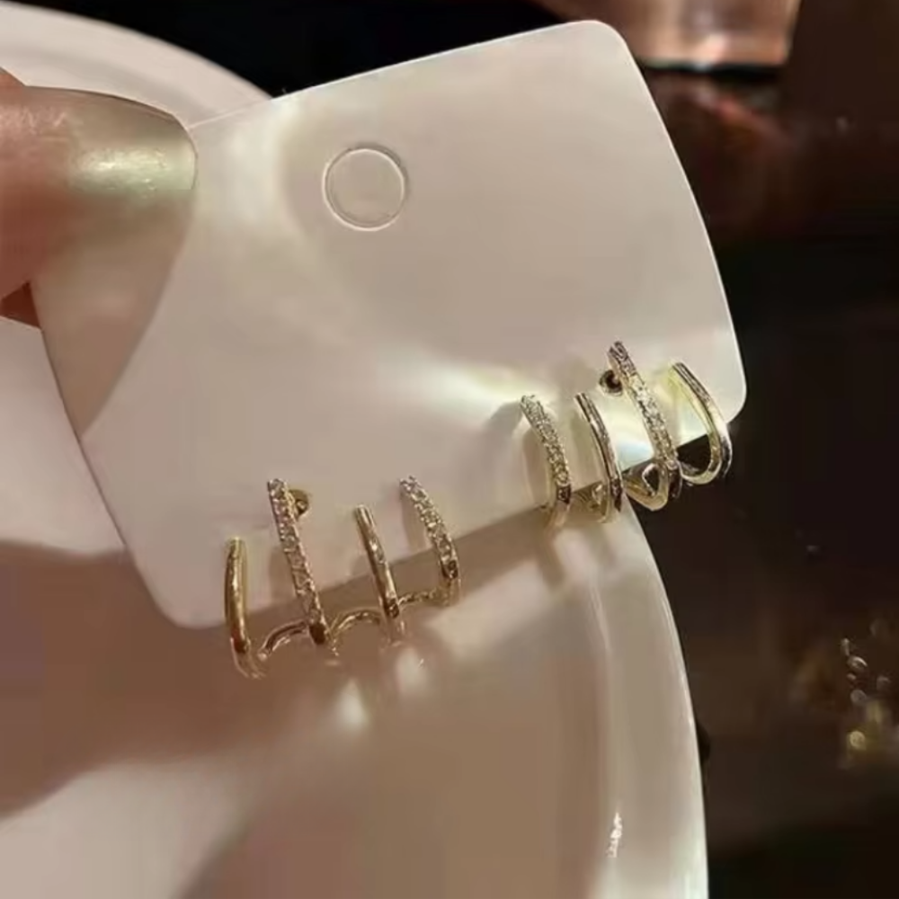 Sleek Gold Hoop Earrings: Effortless Elegance for Any Occasion