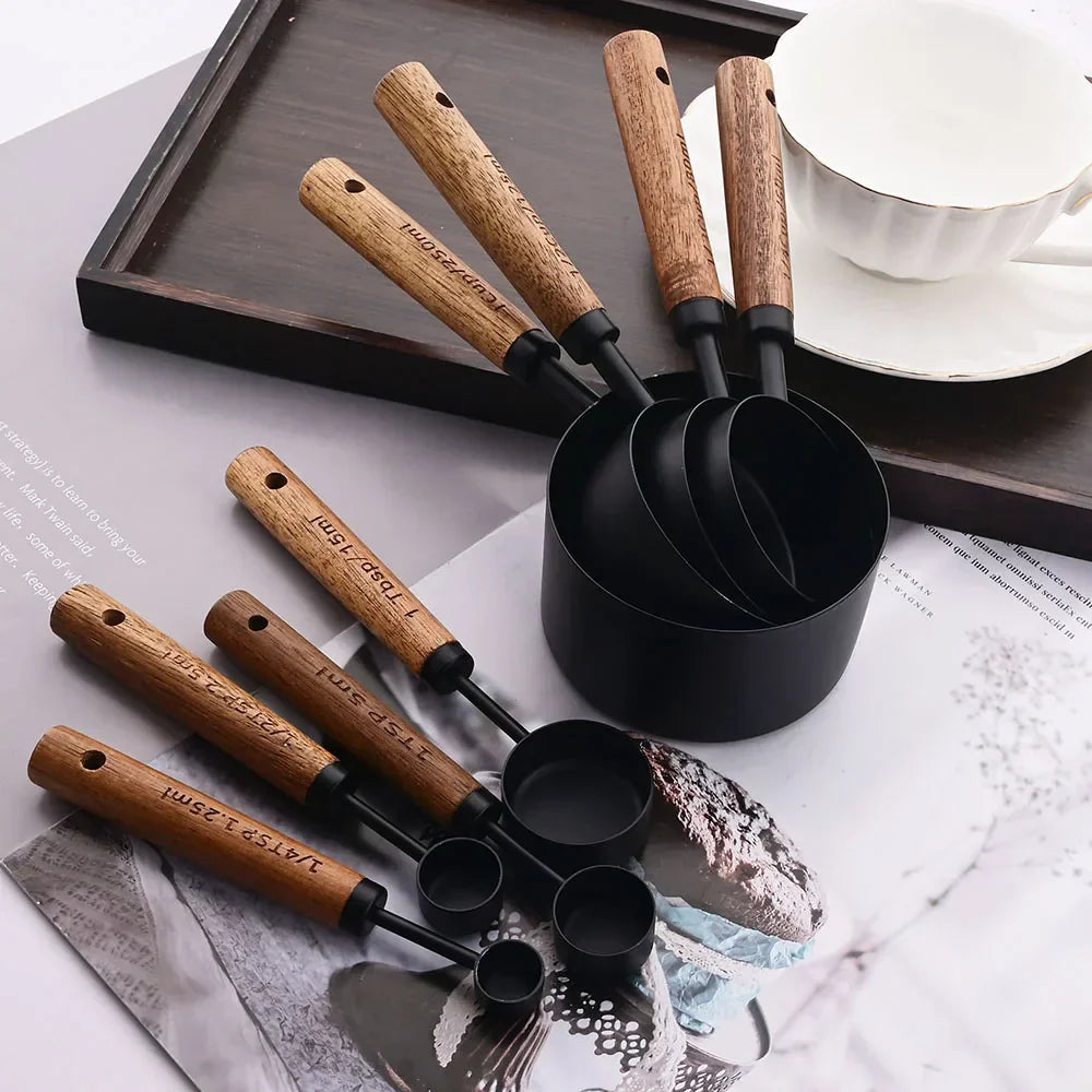Elegant Gold-Plated Measuring Cups and Spoons Set – 8-Piece Collection