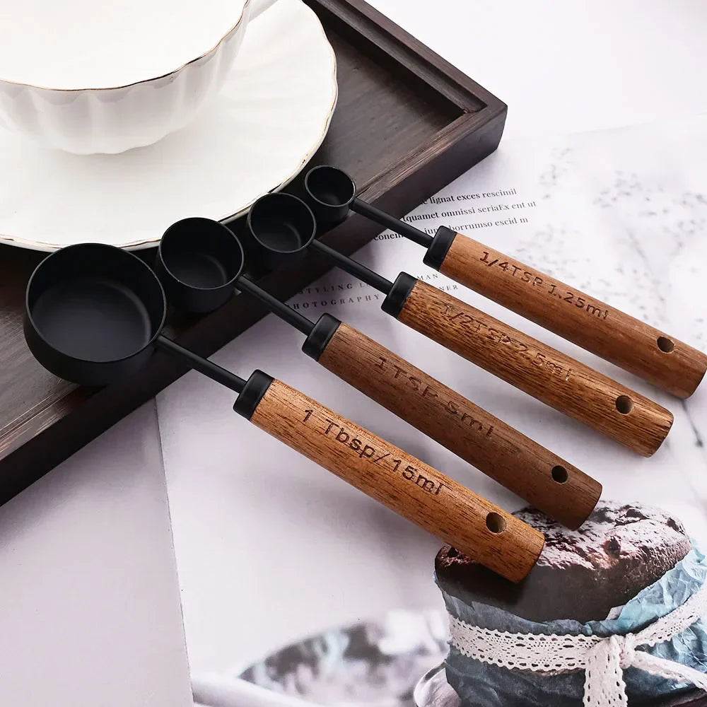 Elegant Gold-Plated Measuring Cups and Spoons Set – 8-Piece Collection