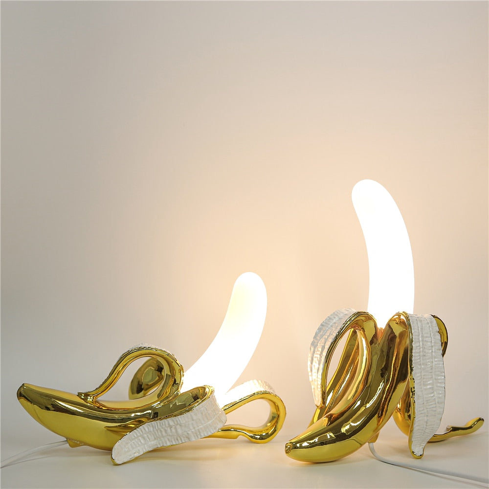 Sculpted Elegance Table Lamp with Brass and Chrome Finish