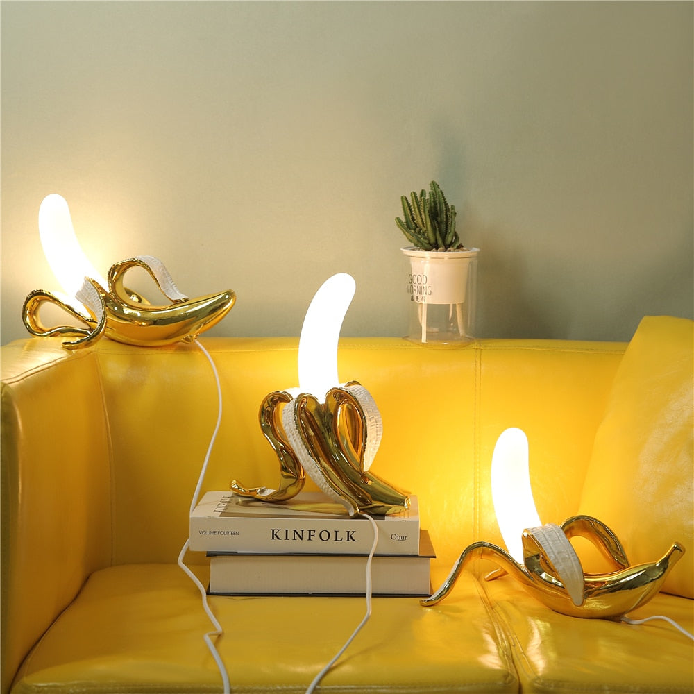 Sculpted Elegance Table Lamp with Brass and Chrome Finish