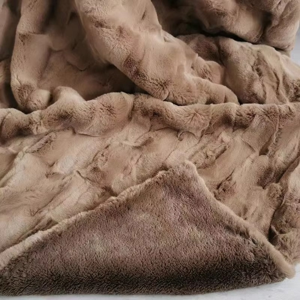 Cozy Dual-Layer Faux Fur Blanket for Soft and Comfortable Relaxation
