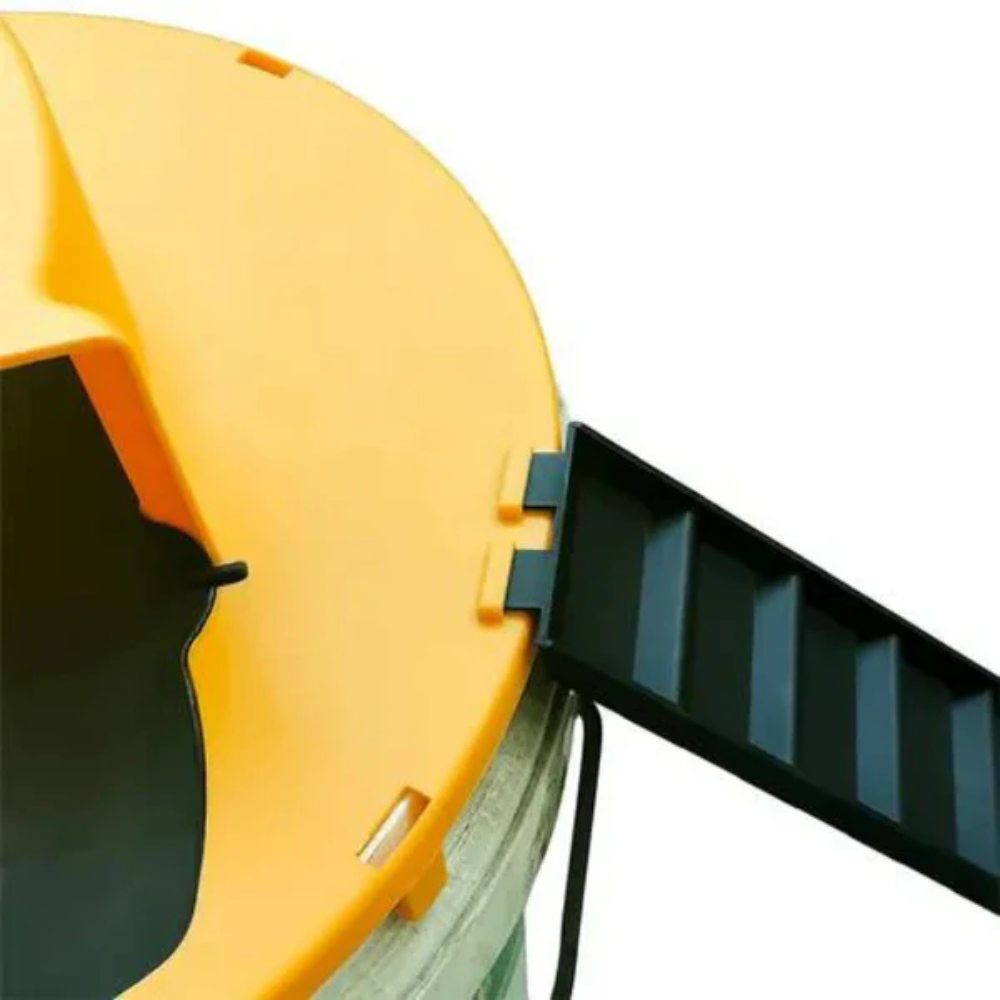 Eco-Friendly Bucket Mousetrap for Safe Catch and Release of Rodents