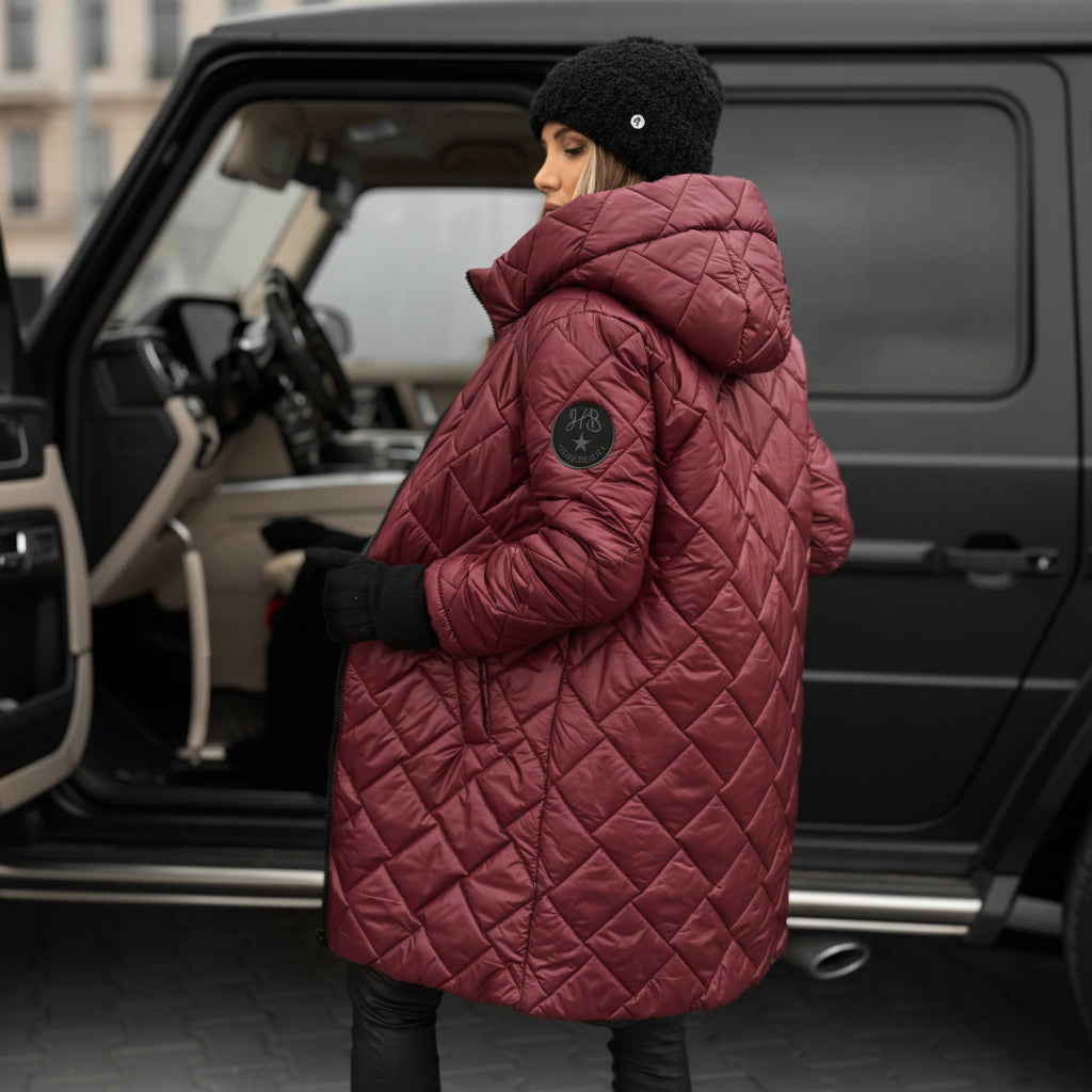 Cozy Insulated Jacket with Hood for Winter Comfort