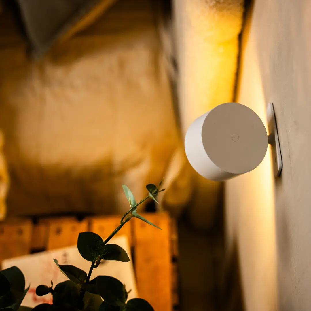 Cozy Wireless Wall Lamp – Instant Illumination with a Button Press